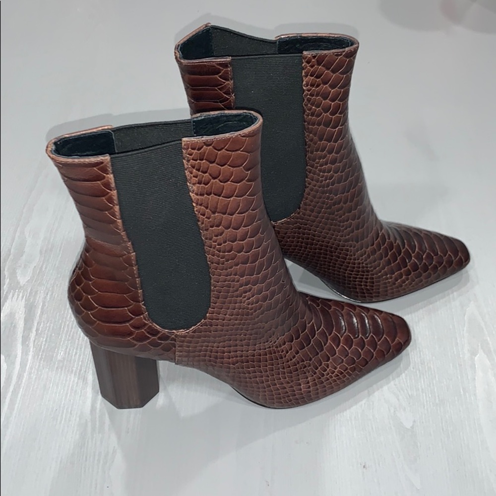 Donald/ Pliner LAILA2 BOOTIE SIZE 8 - Picture 7 of 14